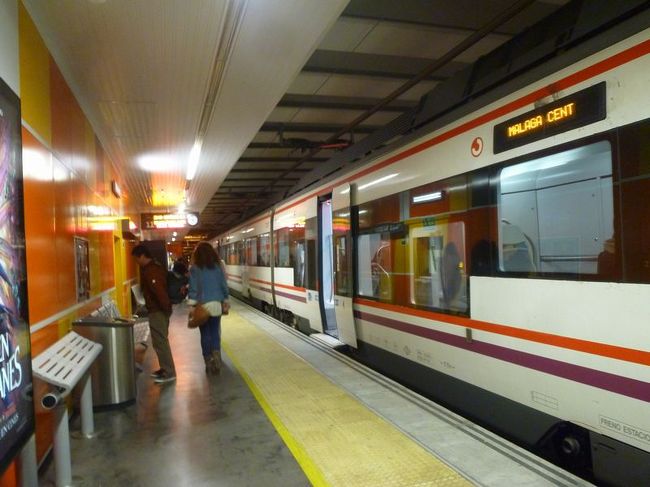 約15分でマラガ中央駅に到着です。<br />