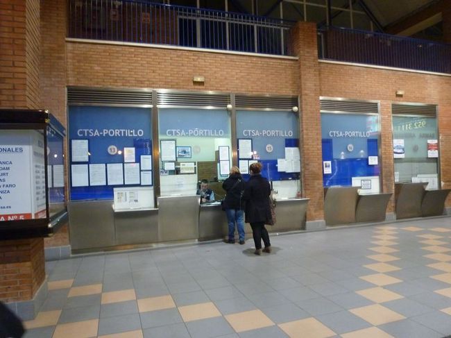 駅に隣接しているバスターミナルにやってきました。