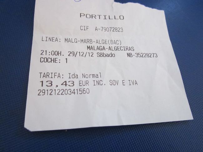 21:00発のアルヘシラス行きバスに乗車します。運賃は13.43ユーロ(約1,545円)。事前にWEBで時刻を確認してありました。