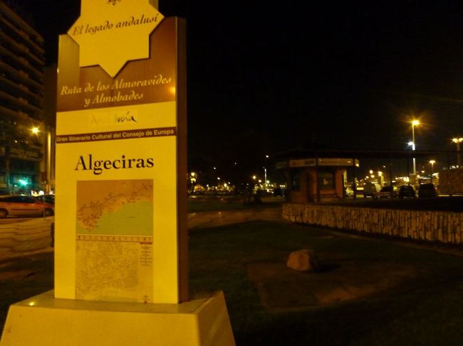 約2時間で、アルヘシラスに到着です。明日訪問するイギリス領のジブラルタルへは、ここからバスで30分程の場所にあります。えらく遠くまでやってきた気がします。<br />