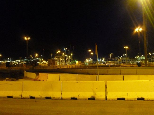 アルヘシラスは、モロッコへの船便があり、私も1986年に卒業旅行でこの街からモロッコのタンジェを目指しました。<br /><br />★1986年のスペイン〜モロッコ旅行記はコチラ<br />http://4travel.jp/traveler/satorumo/album/10523410/<br />http://4travel.jp/traveler/satorumo/album/10523819/<br />http://4travel.jp/traveler/satorumo/album/10524340/<br />