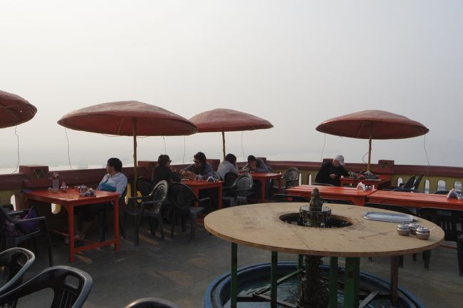 チャイを飲みながらぼーっとしてる時間がなんだかすごい贅沢で幸せな時間です。