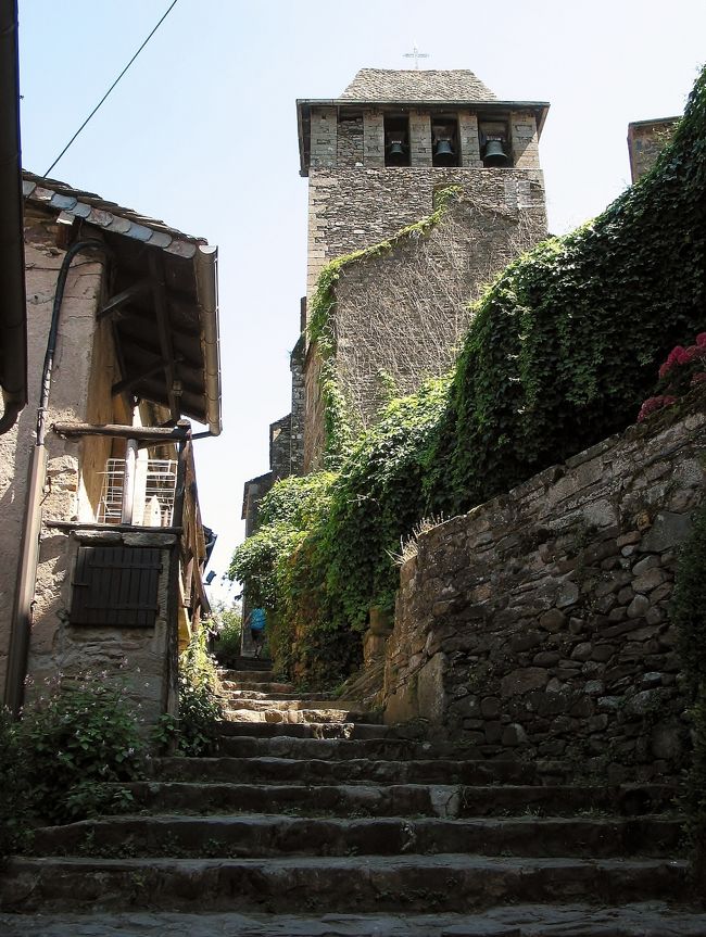 　ブロウズ・ル・シャトゥ<br /><br />　先ずは、教会を目指します。