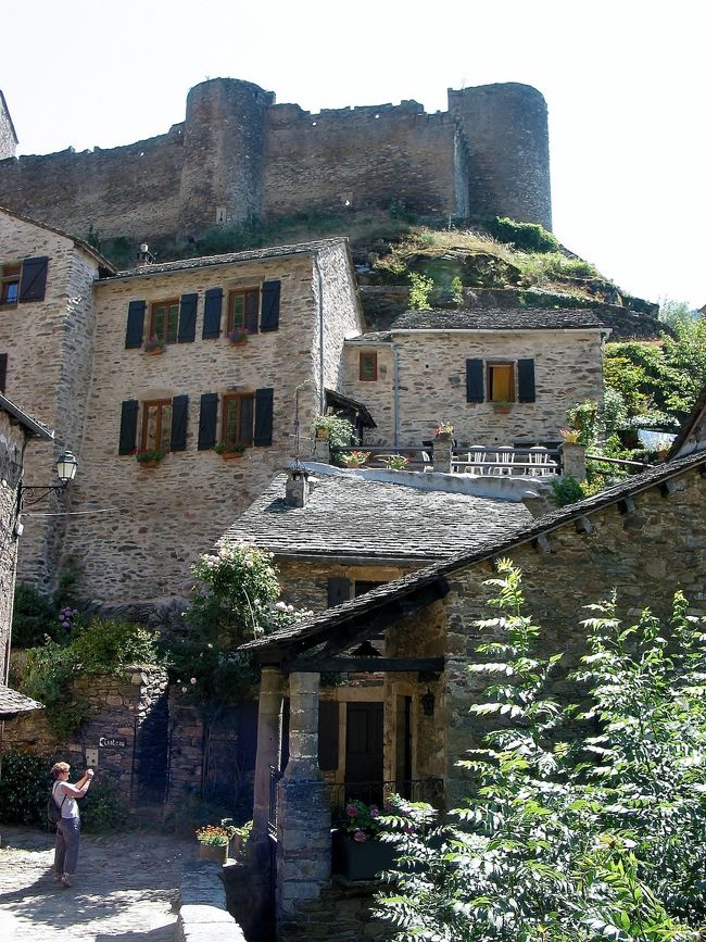 　ブロウズ・ル・シャトゥ<br /><br />　劇的で、美しい村です。