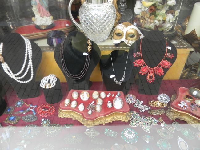 こういうウィンドーを楽しめるのが欧州旅行の醍醐味！<br />