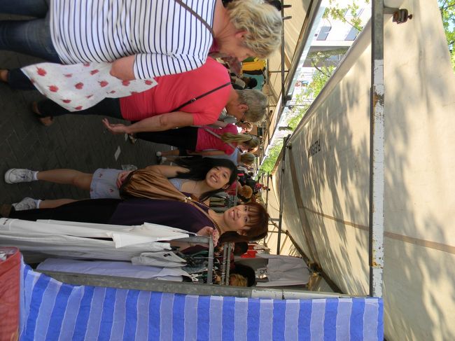 ヨルダン地区、ストリートマーケット。<br />普通に野菜や衣服を売る、地元向けのマーケットでした。