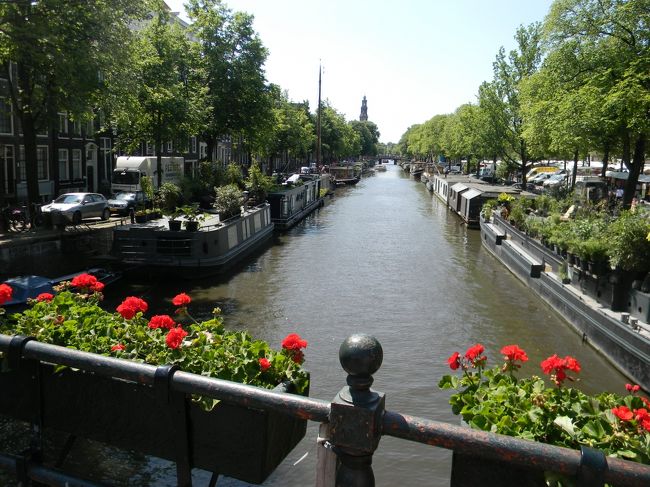 マーケット近くの水路。美しいです。