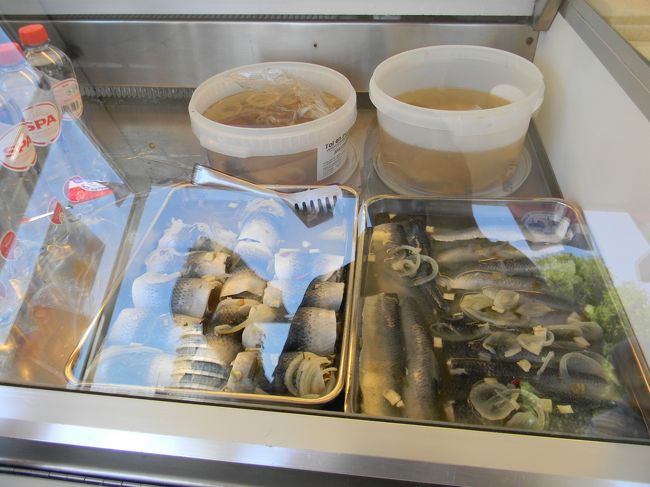 魚の酢漬けのサンドも食べられます。