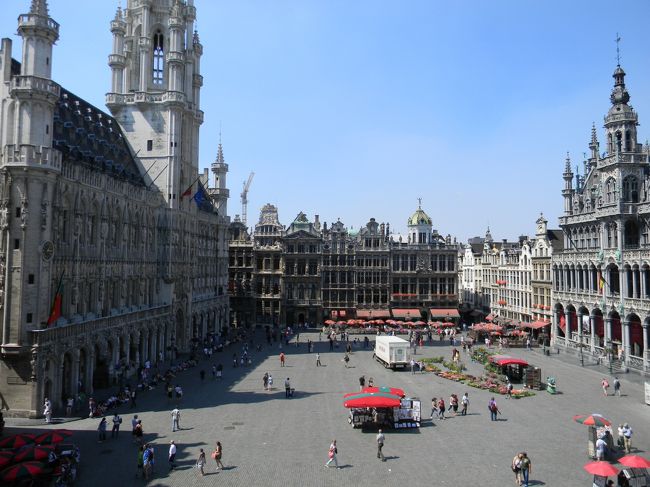 じゃーん、すぐ着きました。グランプラス。大感激です。グランプラス内のホテルをとりました。ホテルからのワンショット。