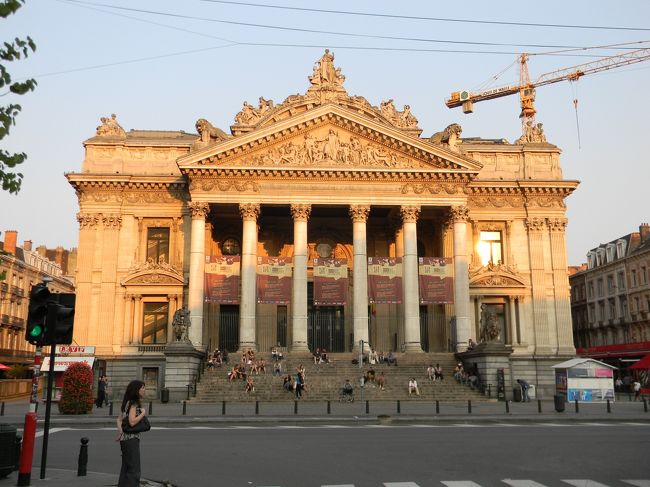 グランプラス裏のサンニコラ教会。