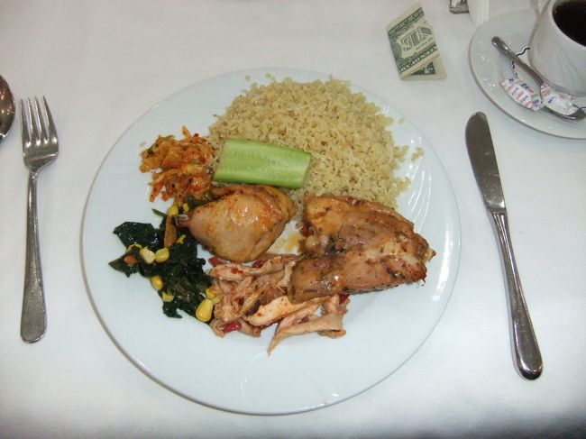 ディナーはホテルバイキングです。<br /><br />定番のご飯大盛り。お肉もおいしかったです。<br /><br />この日はこれで就寝です。次の日はイスタンブールです！