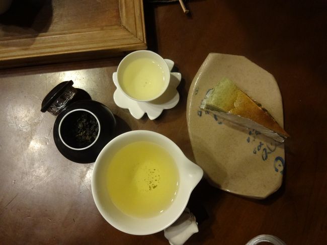 これこれ、烏龍茶チーズケーキ、食べたかったの！<br />甘すぎず、美味しいお味でした♪