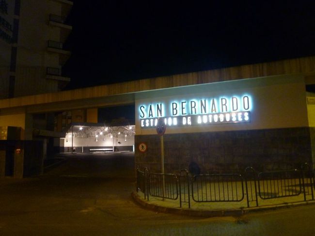 徒歩5分程でバスターミナルに着きます。ジブラルタルとの国境にあたるラ・リネアへは、アルヘシラスからバスで40分かかります。