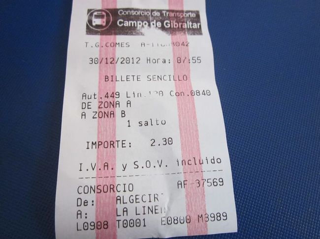 ジブラルタルの滞在時間が短くなりますが、いたしかたありません。運賃2.3ユーロ(約265円)を支払ってバスに乗車します。<br /><br />