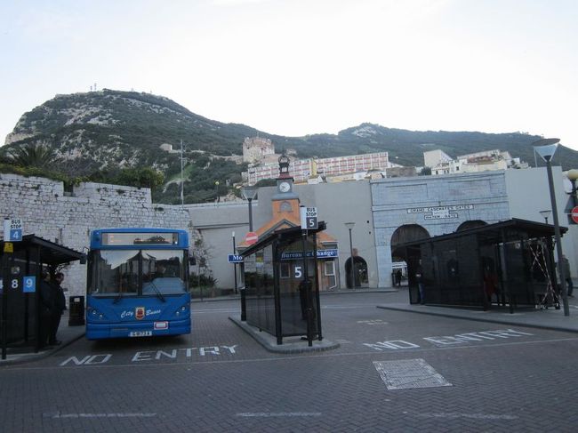 バスターミナルまでやってきました。