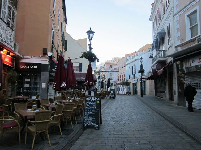 確かに、スペインの街並みとは明らかに異なっています。