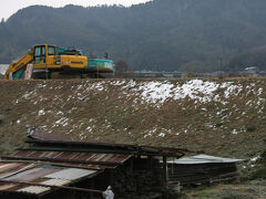 福知山に近くなってくると徐々に雪が見えてくるように。
