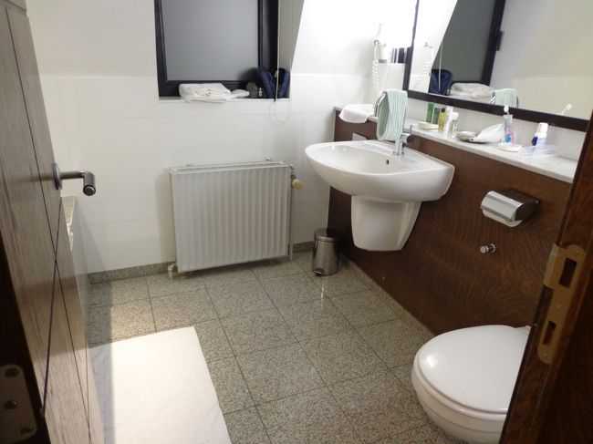 バスルームも広々。