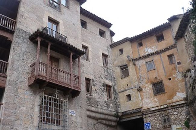 近くでみると、<br />古さがわかりますね。