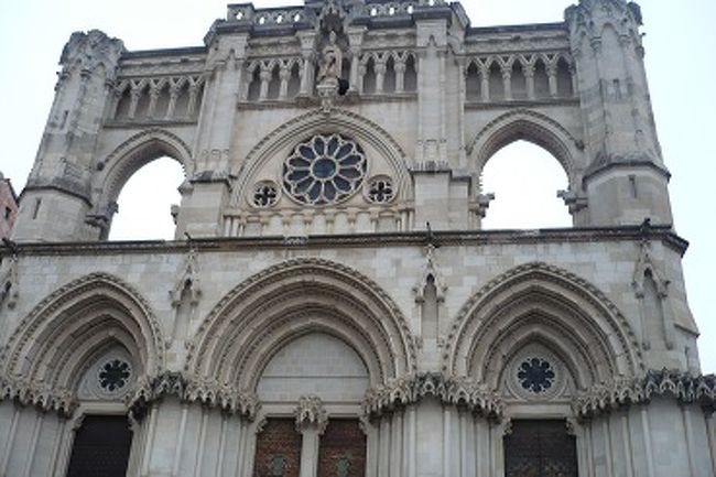 クエンカの大聖堂、<br />３ユーロ払って自由時間に入りました。