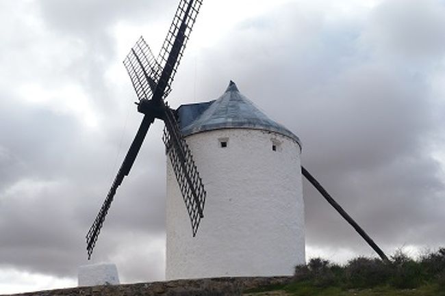 ラ　マンチャ地方の風車。<br />ドンキホーテって、世界で聖書の次に読まれてるらしい。