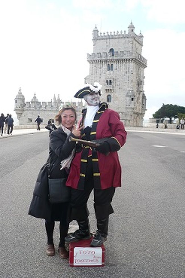 リスボン港にて、<br />大道芸人と。<br />