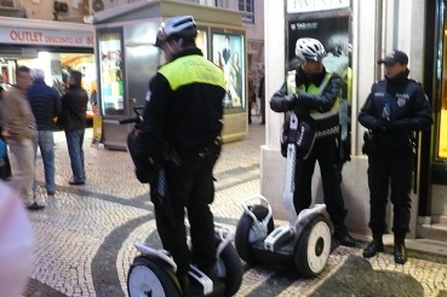 この乗り物は！<br />おまわりさんもオシャレだわ〜。