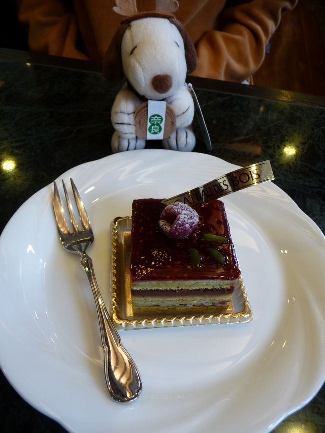 wifeは、今月のケーキ「キャレ・オペラ・モデルヌ（546円）」。