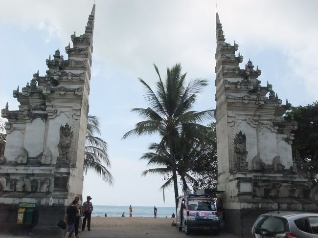 特に来るつもりはなかったけど、ビーチの入り口が見えたので行ってみた。