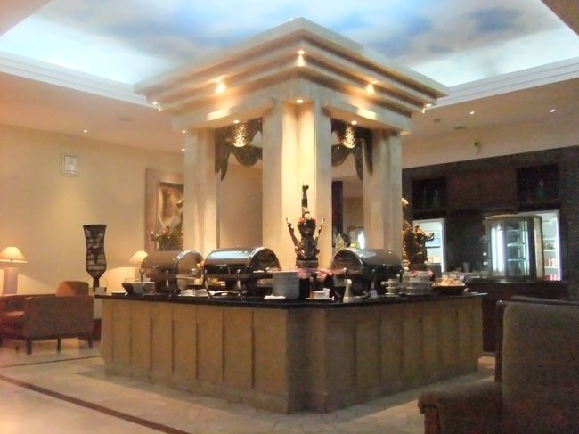 出国税150,000ルピアを払って出国後、プレミアラウンジで休憩。