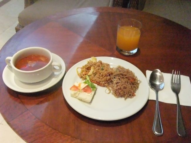 ナシゴレン以来食べてなかったので、ここで夕食。