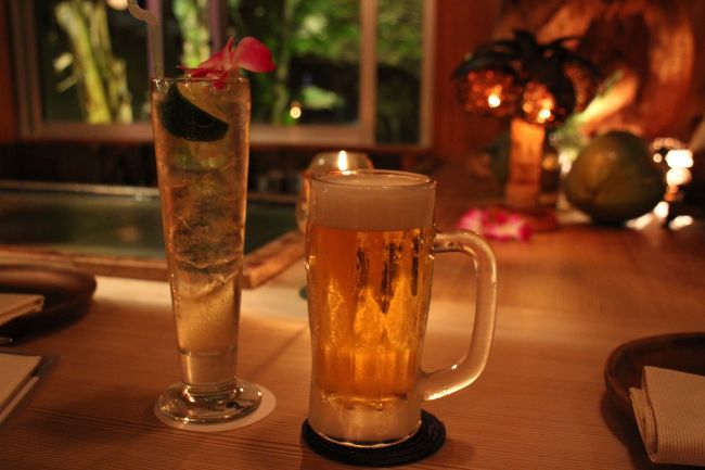 初日の晩御飯です。恩納村の「鉄板焼きステーキハウス　ｊａｍ」というところで晩御飯です。沖縄での注意事項その１、1/2だと正月休みの店があるので事前のチェックを！！ちなみに料理はおいしく、値段のわりにボリュームもあります。オマール１匹、肉２種類、野菜（2名分）でたしか1万円はかけた金額でした。外人さんもちらほらとおりました。