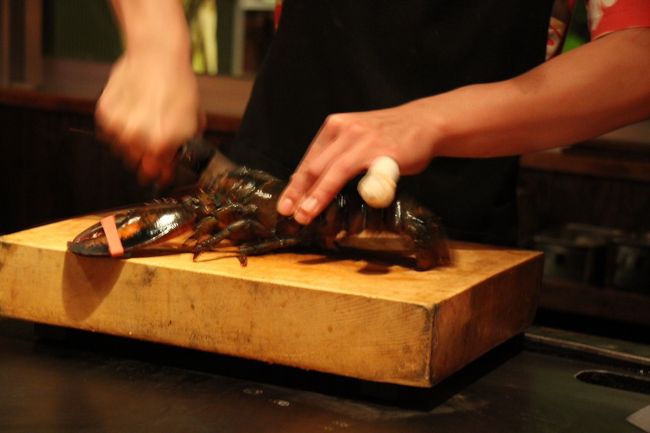 生きたオマールが、無残にも・・・