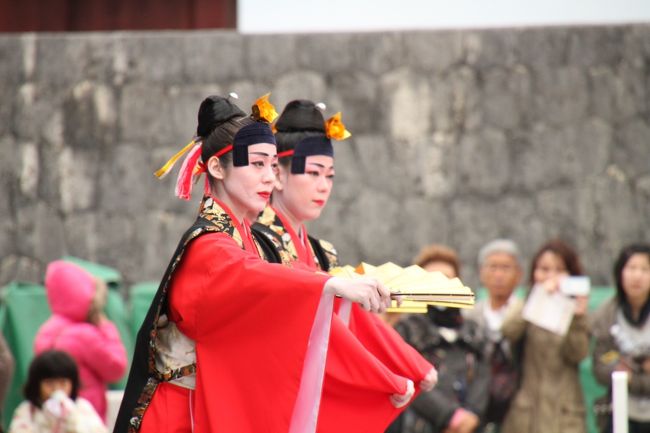 「琉球王朝、新春の宴」<br />その２：琉球舞踊を見れました。<br />沖縄の民謡（？）に合わせての舞踊で、ちょっと良かったです。