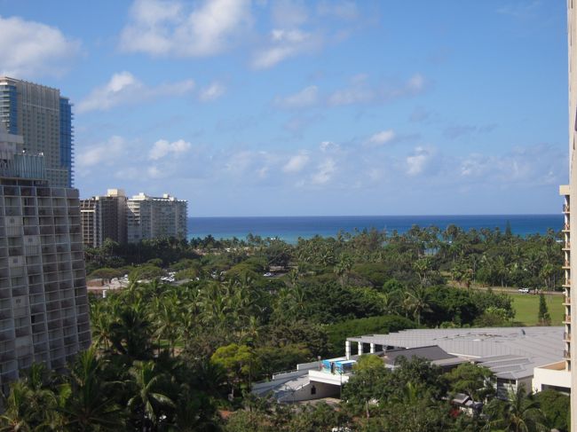 明日の朝一番に空港に行くため実質最終日<br /><br />お天気にも恵まれ、この日は自転車かりてサイクリング♪<br /><br />1日レンタルで$15　だったはず（記憶おぼろげ）<br /><br />チェイス・ハワイ・レンタルで借りました。