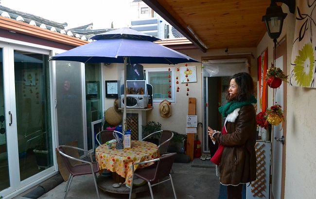 で、翌日。<br />チェックアウト。<br /><br />小さなゲストハウスでした。<br />シャワーは、使わなかったっす。