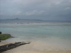 海洋博公園から伊江島です。