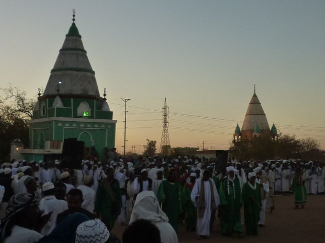 日が暮れてきていい感じに・・・。