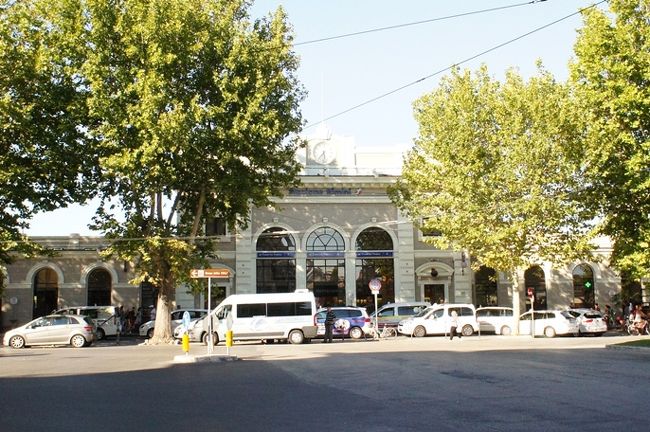 2012年 8月 11日。<br />地中海沿岸の国、街をめぐる鉄道の旅を開始しました。<br /><br />フィレンツェからボローニャ経由で向かったのは、アドリア海沿岸の街、リミニ。<br /><br />おもにドイツ方面からのバカンス客が多い、夏のリゾート地です。<br /><br />