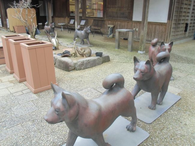 月うさぎの里<br />オブジェが色々あって面白い