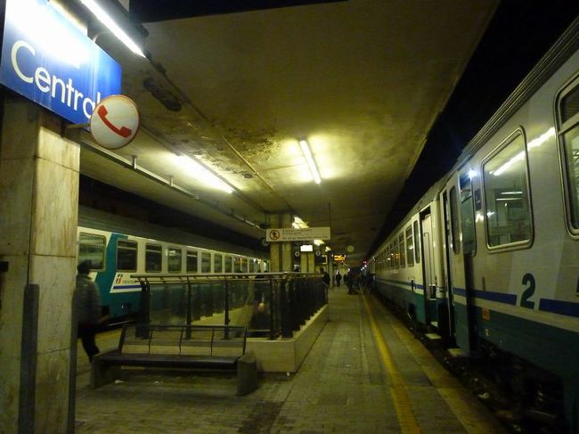 3時間少々で、ピサ中央駅に到着です。