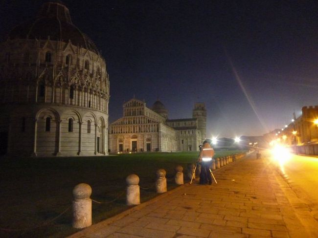 早朝にもかかわらず、カメラマンが撮影していました。