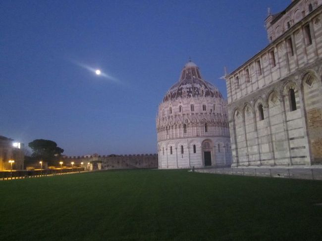 観光客もほとんどおらず、この風景を独り占めです。