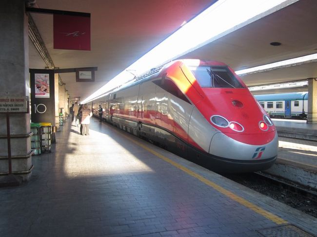 フィレンツェからボローニャへはイタリアの高速鉄道「ユーロスター・イタリア・アルタ・ヴェロチタ」に乗車します。
