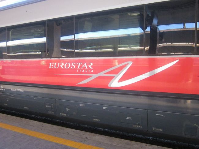 「アルタ・ヴェロチタ」を略してAVとなります。