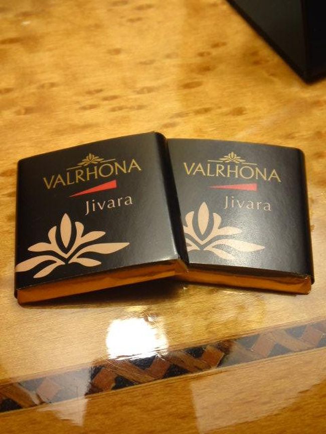 ベッドサイドにチョコ