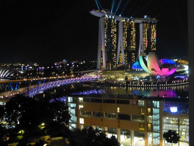 マンダリン オリエンタル シンガポールのお部屋からの大晦日の夜景