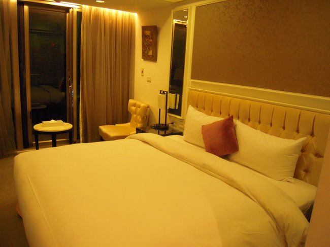 ベットはダブルベット　<br /><br />１人なのでラクラクです♪