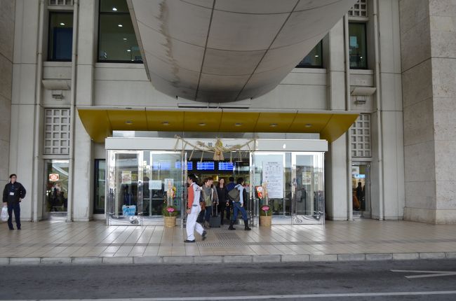 定刻通り１１時に那覇に到着<br />風が強く結構肌寒いです