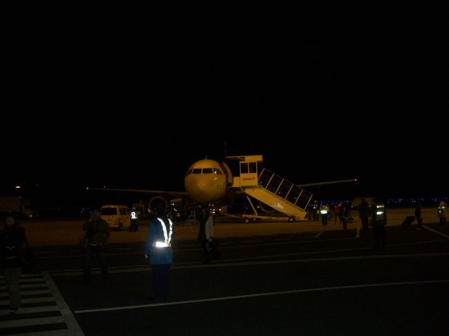 ２２時４５分、関空へ到着<br />行きのジェットスターが５４４０円、帰りのピーチが１４５８５円（荷物を含む）ＬＣＣのおかげで往復２００２５円で正月に沖縄に行けるようになりました